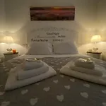 Magenta Luxury Montevecchio